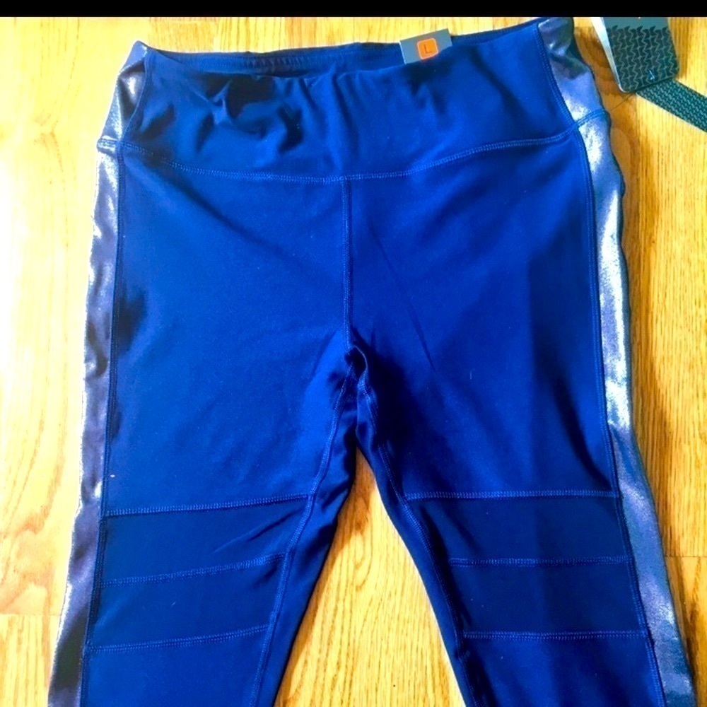 Reebok NEW Capri Length Athletic Pants​ - Picture 3 of 8